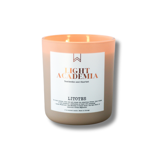 A beige candle with a label that reads 'LIGHT ACADEMIA' and 'LITOTES'.